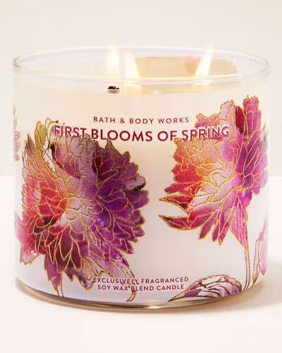 First Blooms Of Spring
3-Wick Candle